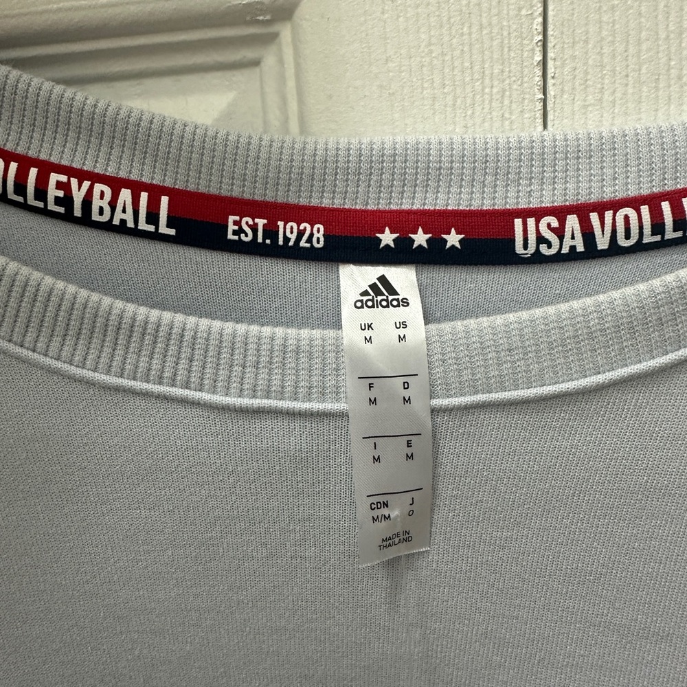 Adidas USA Volleyball Crewneck Sweatshirt Gray Men’s Medium NWT FU0109 - Picture 4 of 5